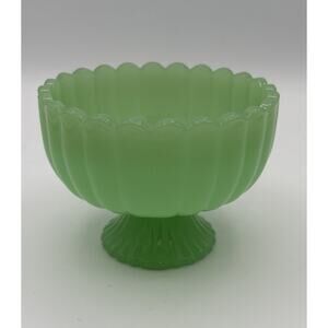 Green Jadeite Color Scalloped Desert/Sundae Dish 4.5" X 4.5" X 3.25" Tablecraft